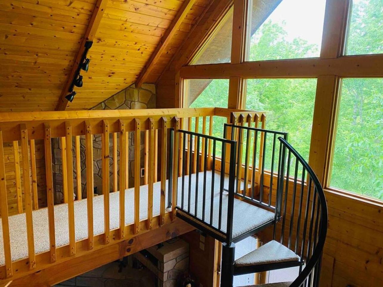 Romantic, Honeymoon Cabin In The Smokies! Gatlinburg Exterior photo