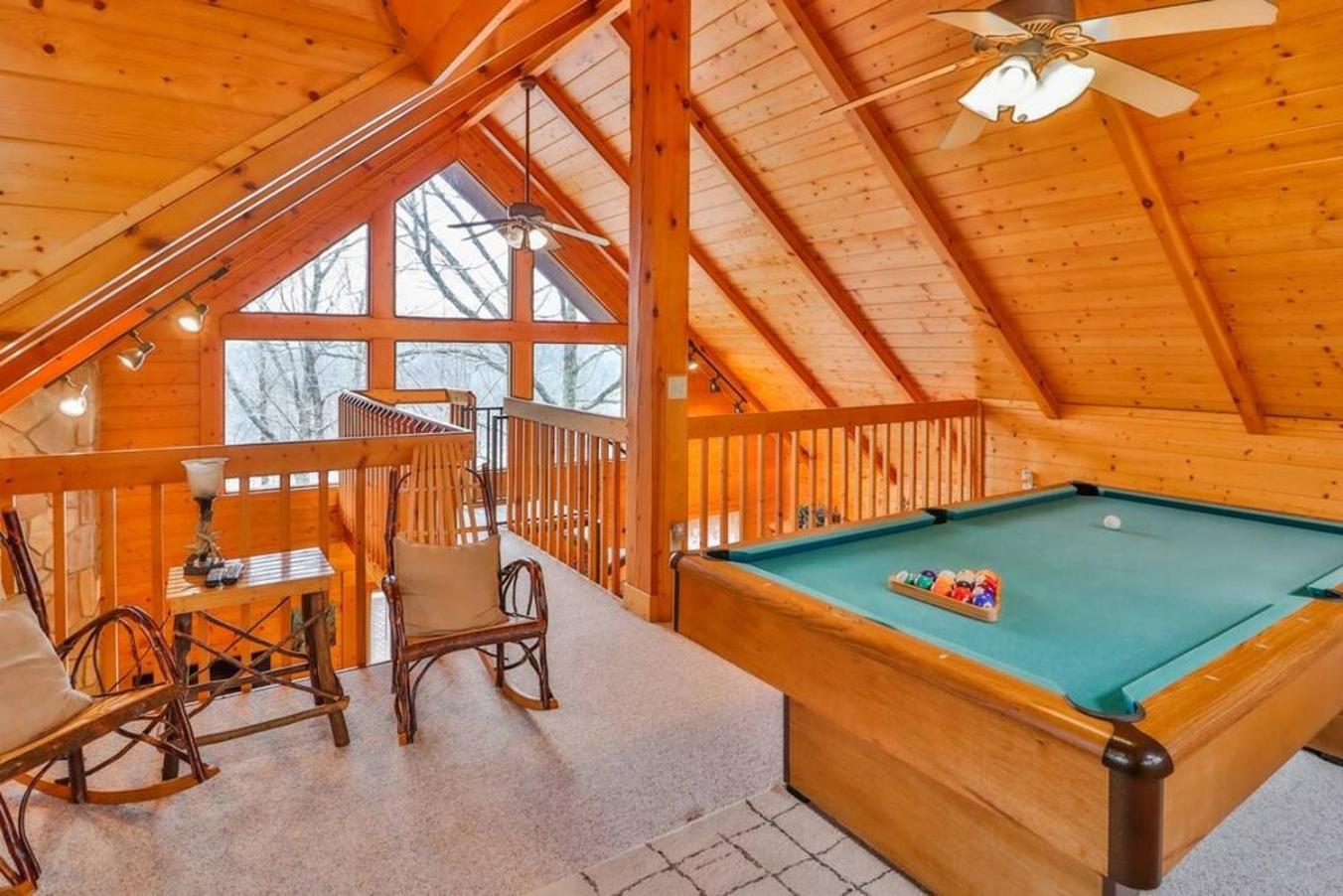 Romantic, Honeymoon Cabin In The Smokies! Gatlinburg Exterior photo