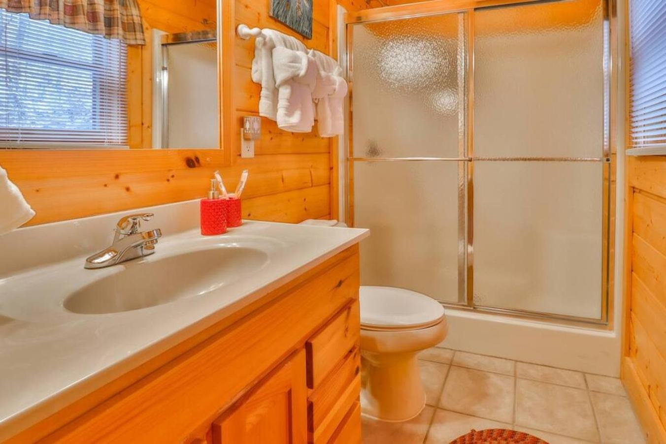 Romantic, Honeymoon Cabin In The Smokies! Gatlinburg Exterior photo