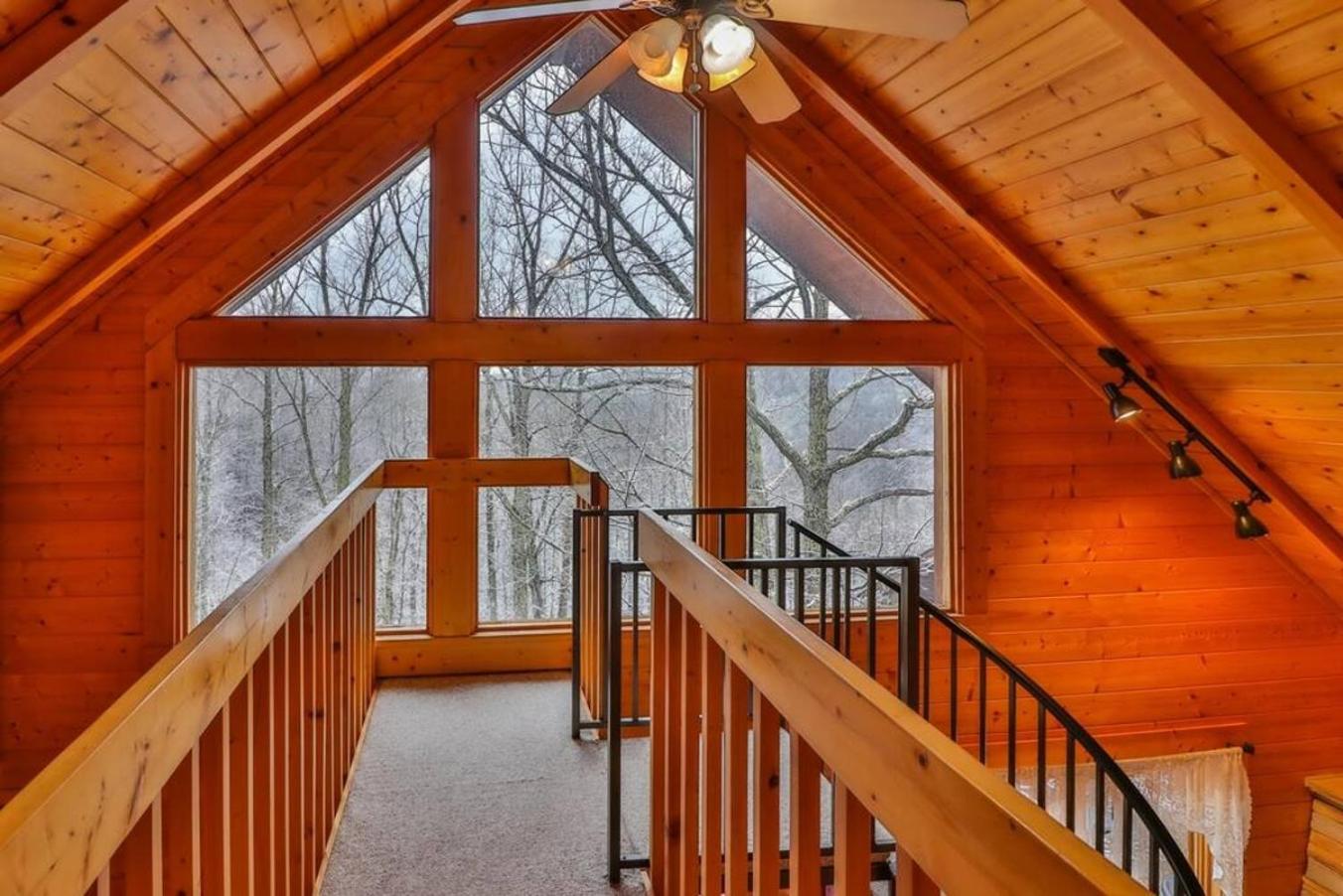 Romantic, Honeymoon Cabin In The Smokies! Gatlinburg Exterior photo