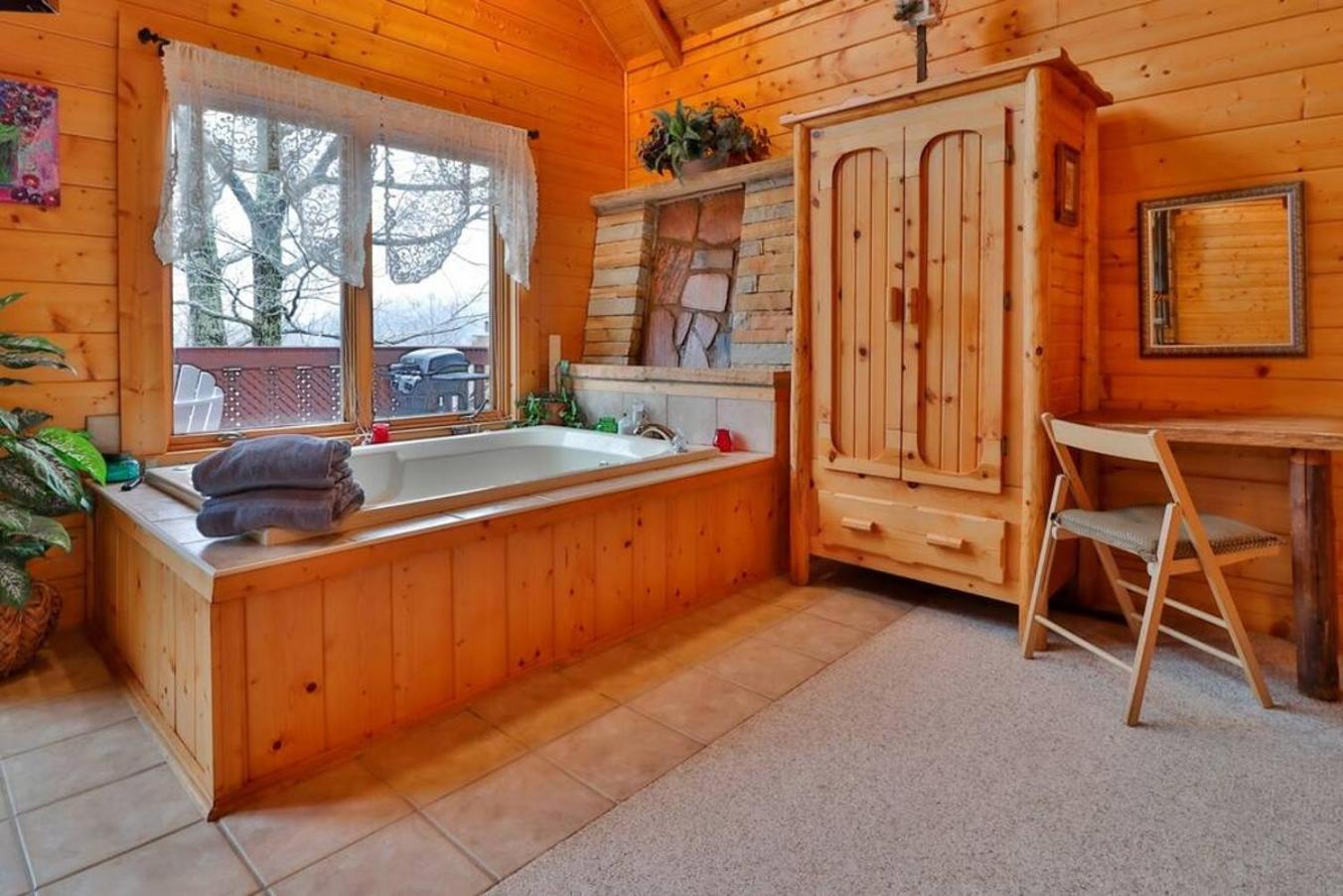 Romantic, Honeymoon Cabin In The Smokies! Gatlinburg Exterior photo
