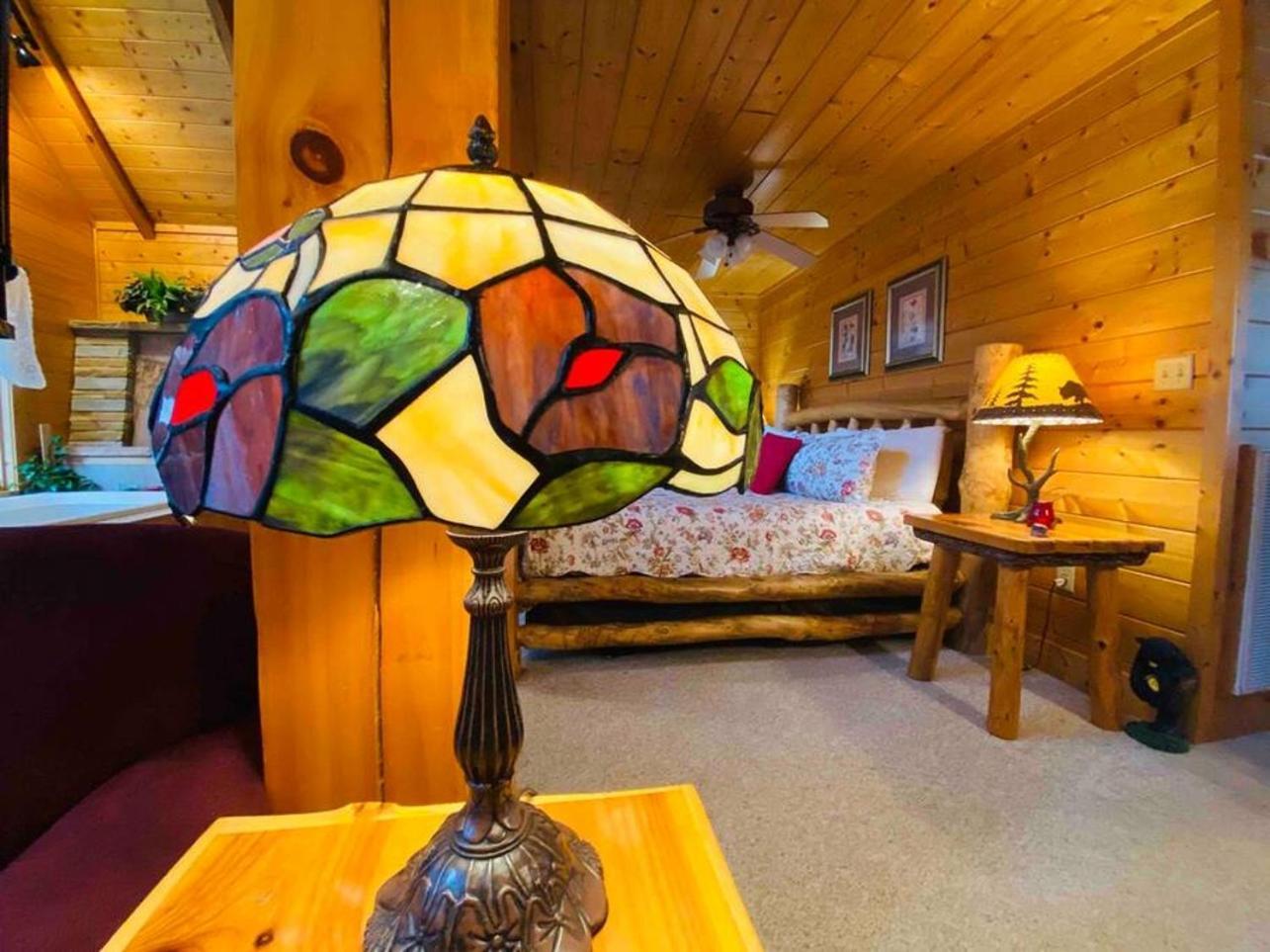 Romantic, Honeymoon Cabin In The Smokies! Gatlinburg Exterior photo